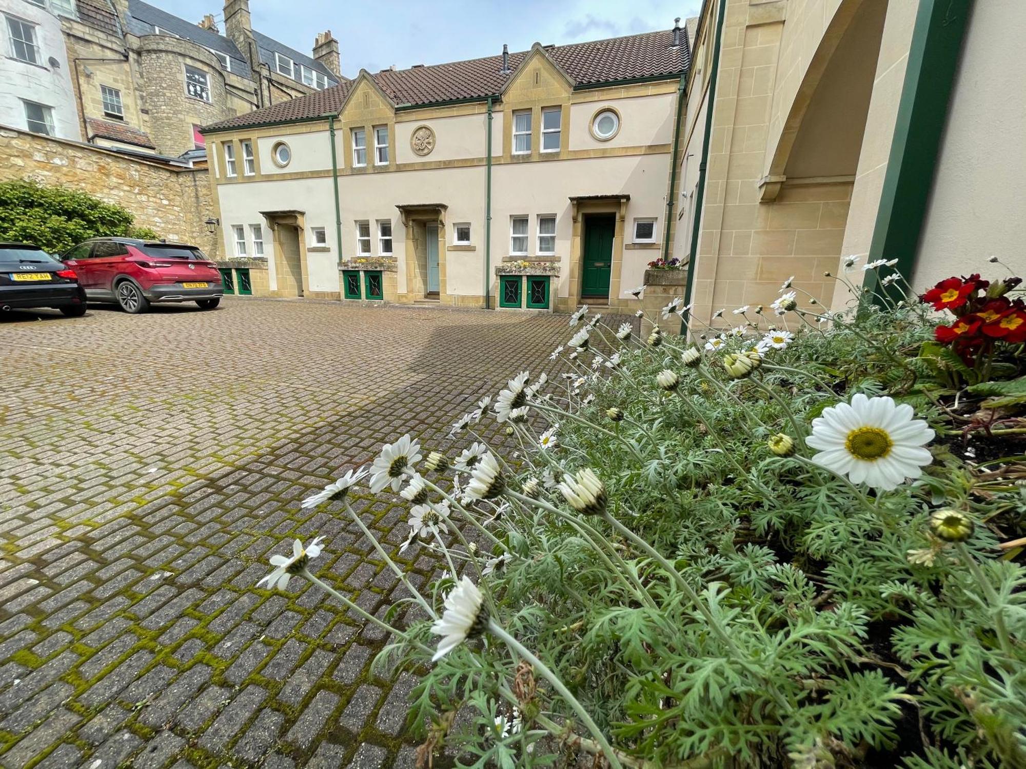 Circus Mews Townhouse:2 Beds:2 En-Suite Baths:Parking:City Centre:Quiet Area מראה חיצוני תמונה